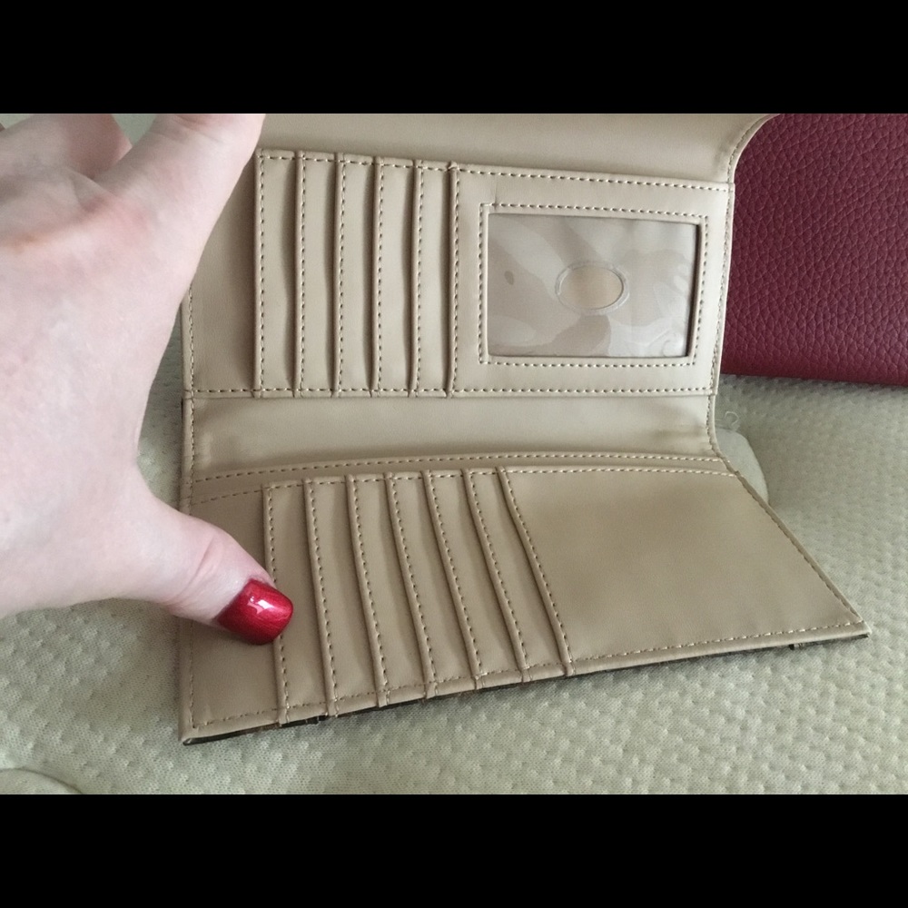 Guess wallet - Picture 2 of 2
